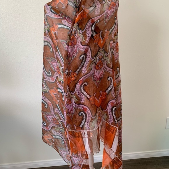 Scarf - Picture 1 of 6